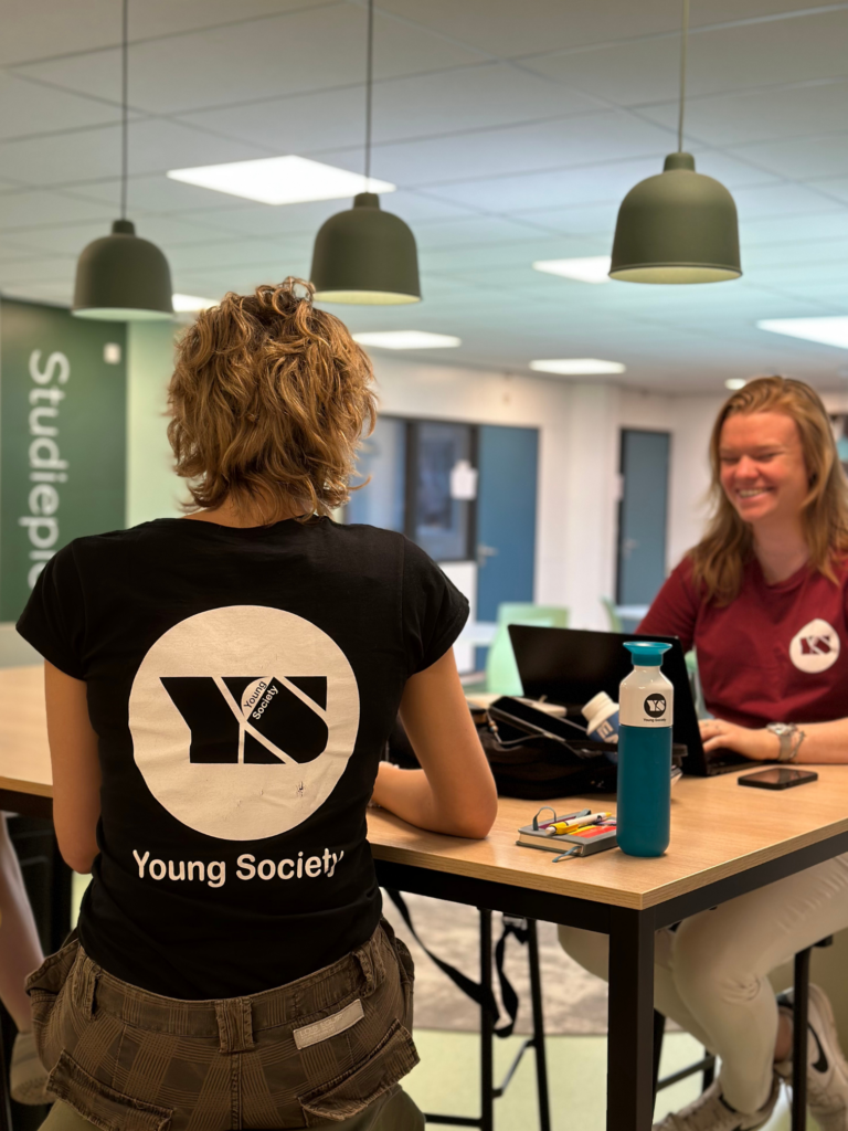 Afstudeeronderzoek Young Society